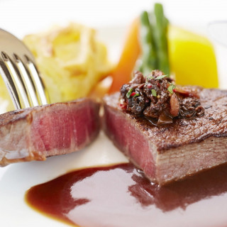 【ペア無料】人気の国産牛フィレ&サーロイン食べ比べ含む4品試食