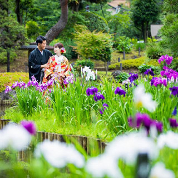 和装姿は四季折々の自然を楽しめる庭園がおススメ。