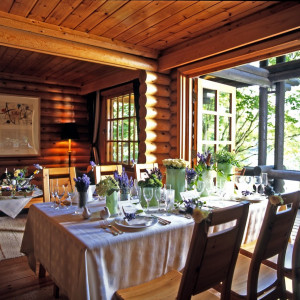 森と湖に囲まれた別荘感覚で滞在する、アットホームなログハウス|THE NIDOM RESORT WEDDING  ニドムリゾートウエディングの写真(24576952)