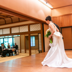 ＜大広間＞舞台から再入場|八勝館の写真(52305886)