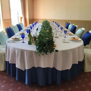 【カトレアの間】少人数で行う家族婚にふさわしい、上質で落ち着いた空間で会話が弾む穏やかなひとときをお過ごしください。|オークラアカデミアパークホテルの写真(54650716)