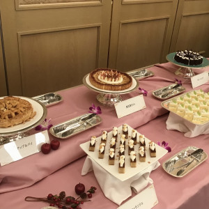 【デザートブッフェ】美しい一日の締めくくりにふさわしい贅沢なデザートブッフェ。甘く優雅なひとときを大切なゲストともにお愉しみいただけます。|オークラアカデミアパークホテルの写真(54652965)