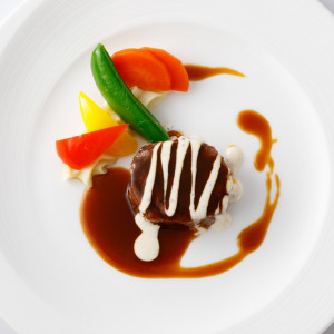 【洋食料理】牛フィレのグリエ 粒マスタードクリーム エシャレットのベルシーソース|オークラアカデミアパークホテルの写真(52862665)