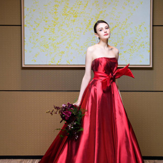 祝福の空気を鮮やかに。忘れられない瞬間を刻みます。