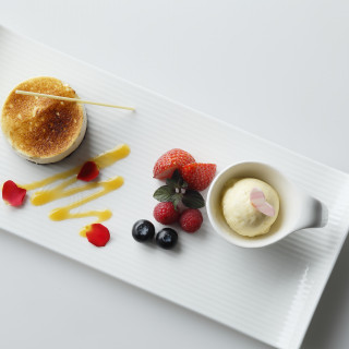 【フェア参加特典】ホテルオリジナルスイーツプレートのご試食プレゼント