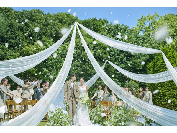 【ガーデン人前式】ナチュラルでリゾートを感じるアットホーム挙式