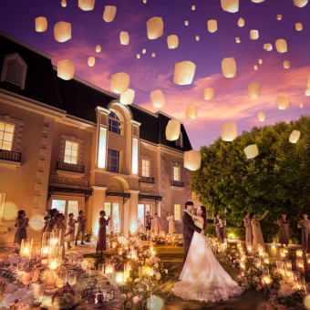 煌めく装飾の中での撮影も人気