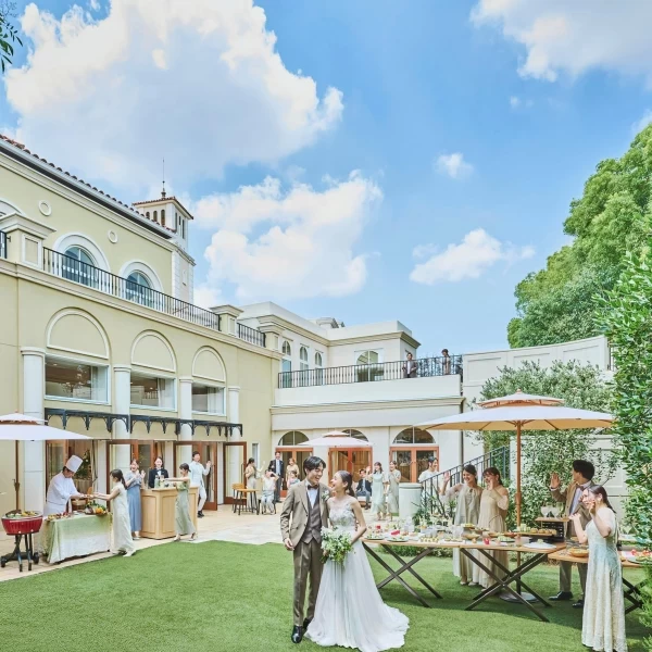 非日常のガーデンウェディングも