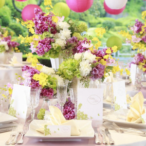 テーブルクロスとお花のパープルがポイント！統一感が出ます|ロイヤルガーデンパレス 柏 日本閣の写真(877069)