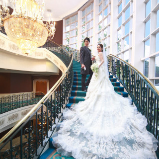 柏 日本閣で人気なロケーション【螺旋階段・シャンデリア】お気に入りのウエディングドレスを…
