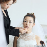 経験豊富なヘアメイクのスタッフが特別な日に輝けるよう花嫁をしっかりサポート。