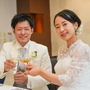 披露宴開始となる乾杯シーン|箱根の森高原教会・ホテルグリーンプラザ箱根の写真(9152298)