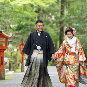 袴と色打掛で緑の中で・・・|箱根の森高原教会・ホテルグリーンプラザ箱根の写真(7464941)