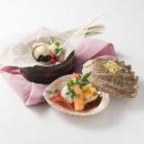 彩り豊かな和食の前菜7種盛。見た目からゲストの方を楽しませてくれます。