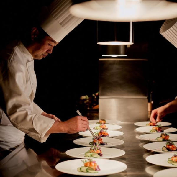 シェフがこだわりぬいた婚礼限定の特別コース