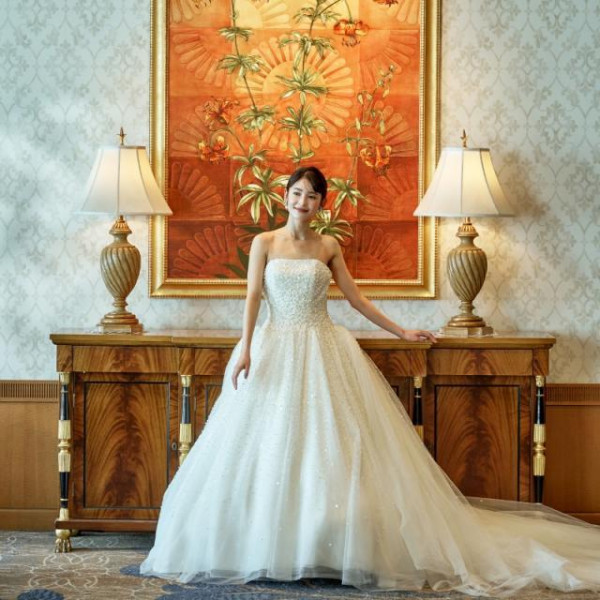 数ある衣裳の中から、運命の1着をお選びいただきます