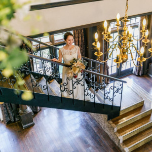 「階段からの入場が夢でした。」そんな想いを叶える会場。|マリエール山手(Marriyell YAMATE)の写真(55196385)