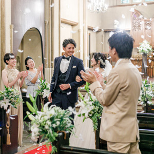 ゲストの皆様からの「おめでとう」の声が直接胸に響き、一生心に刻まれる、大切なひとときです。|マリエール山手(Marriyell YAMATE)の写真(55196172)