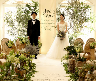白い会場での人前式もできます。緑の中での結婚式のイメージにはピッタリですね♪