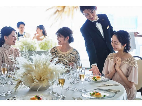披露宴会場 サロン エスコフィエは、この夏改装！