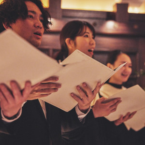 礼拝堂内挙式は、聖歌隊による歌声とバイオリンやチェロが響き渡る♪|名古屋観光ホテルの写真(34797479)
