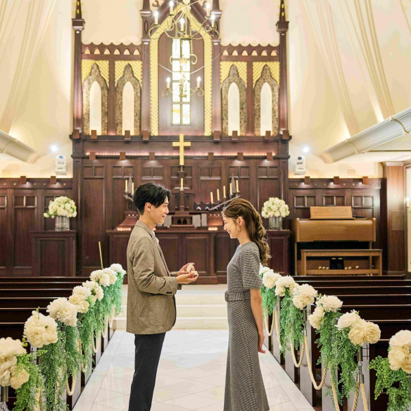 お食事後のチャペル内プロポーズも可能☆
※チャペル使用料は別料金となります
