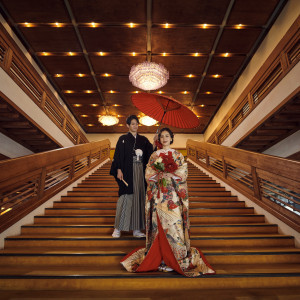 日本伝統技術を継承した 総檜造りのエントランスには大階段がございます|ホテルグランド東雲の写真(9292593)
