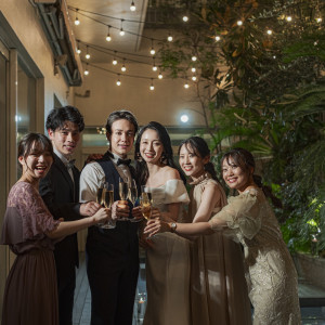 ナイトパーティーでのガーデンフォトタイムも人気。ゲストとの楽しいひとときを楽しめます。|ラヴィール岡山の写真(54395159)