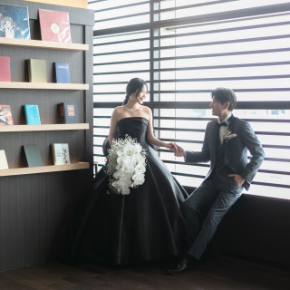 結婚式の華を彩るドレスやアクセサリー、花嫁着物。「今」のあなたの気持ちを映す一着を。