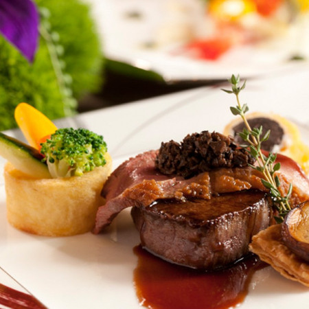 お肉料理の一例