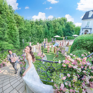 大階段付きのガーデンで入場|アニヴェルセル 大宮の写真(55247810)