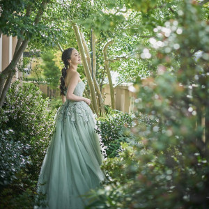 館内には専用のドレスサロンを設置。豊富に揃うドレスは、すべての当館のためにセレクトされたものばかり|アニヴェルセル 大宮の写真(55727472)