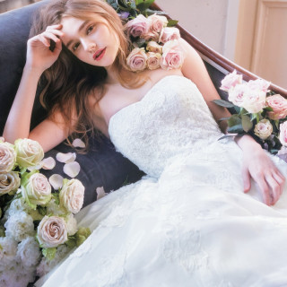 その日、だれよりも輝く花嫁のために☆おふたりの記念日にふさわしい一着に出会うために、ドレス選びをお手伝いいたします