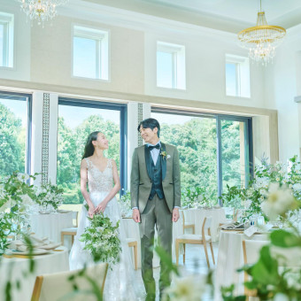 光が入るバンケット内も人気