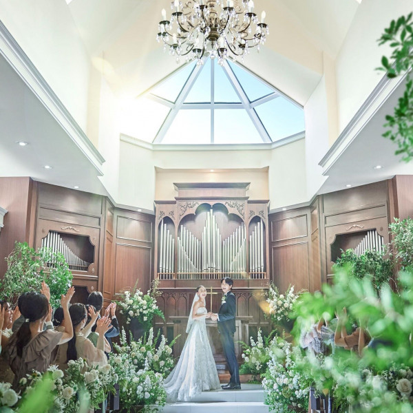 【1件目見学でウェディングドレス全額無料(30万円相当)＆お料理代(4,000円×大人人数)】