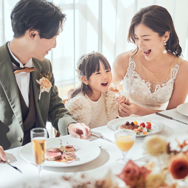 リングガールやベールボーイ、ファーストバイトなど
ゲストはもちろんおふたりとお子様の家族でも楽しめる