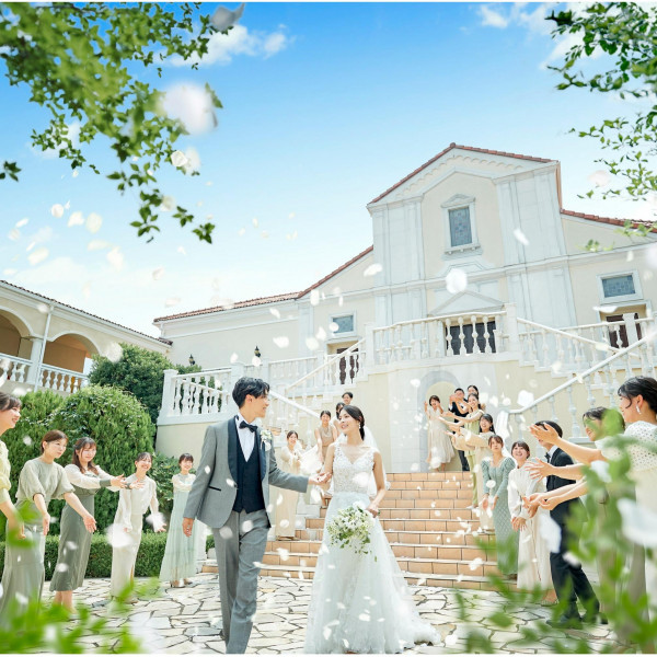 【ウェディングドレス&カラードレス2着全額無料(最大65万円)】1件目見学でお得に結婚式を☆