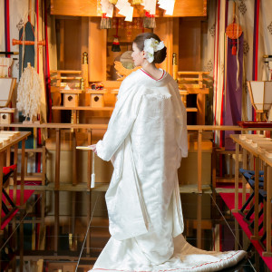 白無垢の美しい刺繍には花嫁を幸せを願う意味が込められている|華王殿　KAODENの写真(21137958)