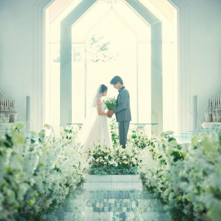 【チャペル重視☆必見】自然光×水に包まれる純白チャペル見学