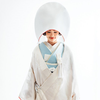 日本伝統の花嫁衣装「白無垢」定番から今風の着こなしもご提案
