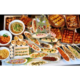 残1【ゲスト目線で体験】贅沢試食×絶景チャペル体験