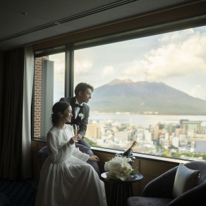 【宿泊施設】披露宴をご成約の新郎新婦様へ、オーシャンビューの絶景が眺められる当日宿泊プレゼント|SHIROYAMA HOTEL kagoshima（城山ホテル鹿児島）の写真(50847942)