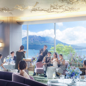 《ザ ラウンジ カサブランカ》肩肘張らないアットホームなソファスタイル|SHIROYAMA HOTEL kagoshima（城山ホテル鹿児島）の写真(53678914)