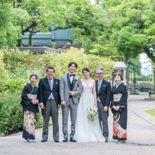 美しい森での記念写真を