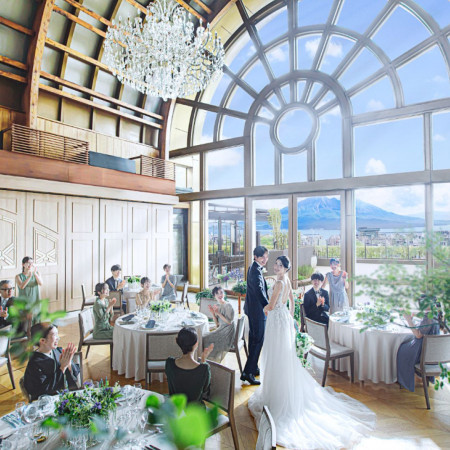 《ホルトゲストヴィラ》木のぬくもりを感じるドームが特徴一棟貸切ウエディング