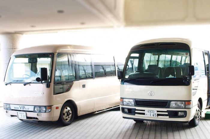 結婚式当日は両家のご自宅までバス送迎いたします。