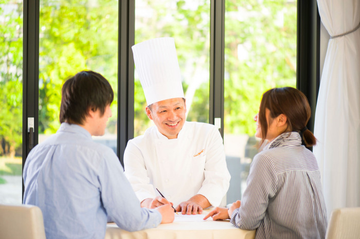 たくさんのお客様にご好評いただいているお料理は、プロのスタッフが誠心誠意お作りしています！