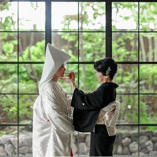 横浜市が建てた本物の「迎賓館」で美食を愉しむ披露宴。上質な和モダンウェディングをお得に叶えて