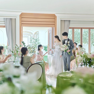 【ヴィラ アンソレイエ】緑と風が祝福する、幸せに包まれたおふたりの別荘がテーマ。