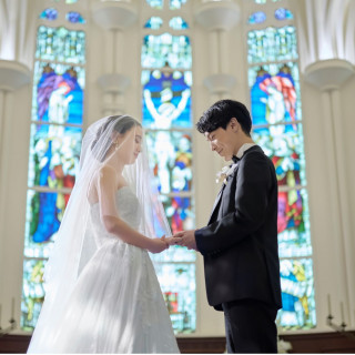 月曜限定！花嫁体験＝ステンドグラス輝く本格大聖堂×ドレス試着＆絶品美食